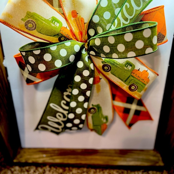 Fall bow - Picture 1 of 2